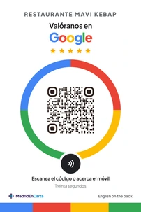 Expositor de barra de 100 por 150 milímetros con el QR de reseñas de Google de Restaurante Mavi Kebap, con aro de colores y zona NFC